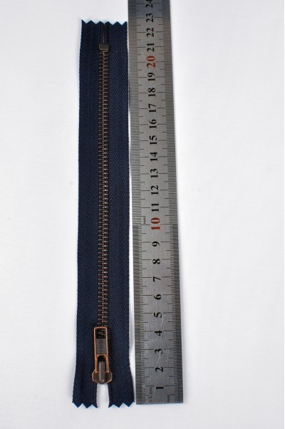 ZIP069  3號拉鏈  單頭拉鏈款式  紅古銅牙拉鏈  開尾拉鏈款式  不設單獨拉鍊訂購 45度照